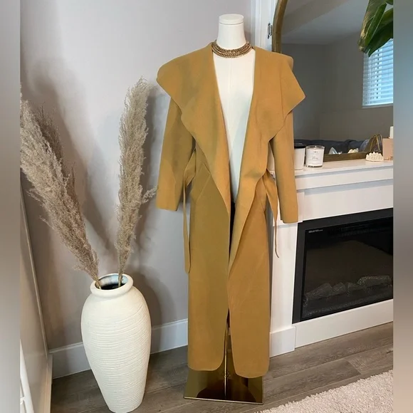 Coat - Picture 4 of 7